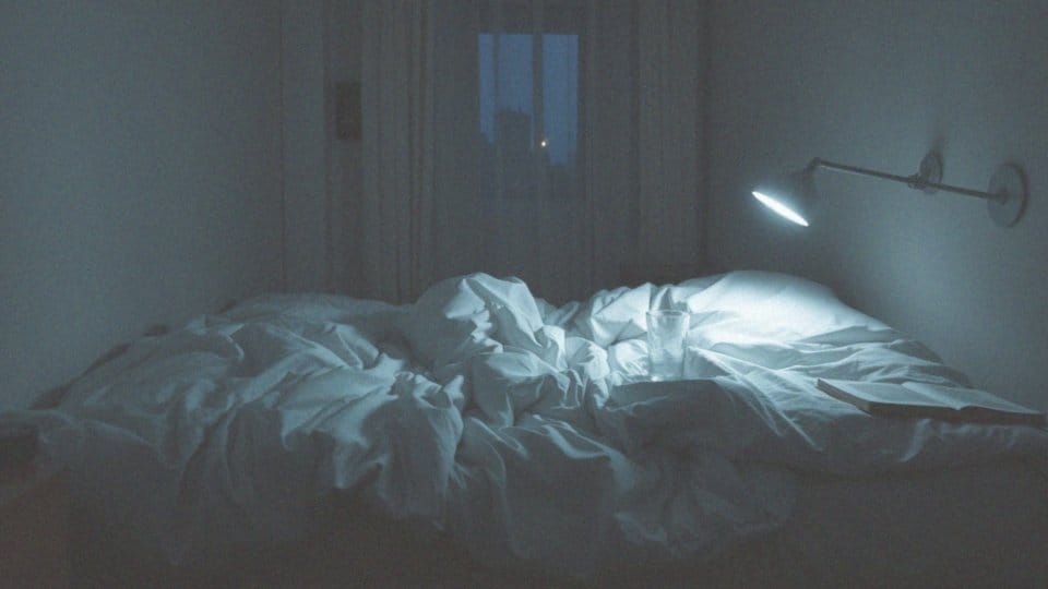 Czy spanie na boku może prowadzić do kataru z jednej dziurki?