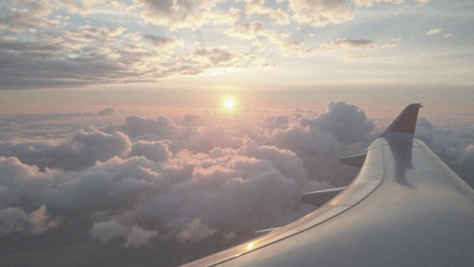 Ile trwa bezpośredni lot z Warszawy do Bali? Sprawdź czasy przelotów!